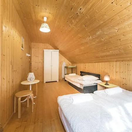 Lodge Lena