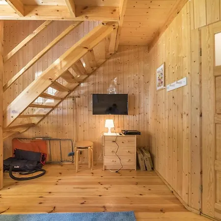 Lodge Lena *