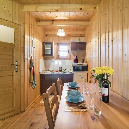 Lodge Lena *