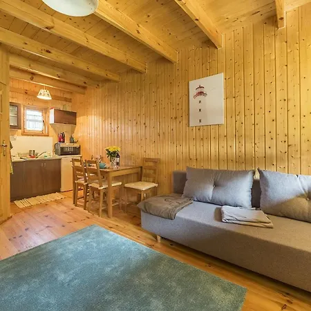 Lodge Lena
